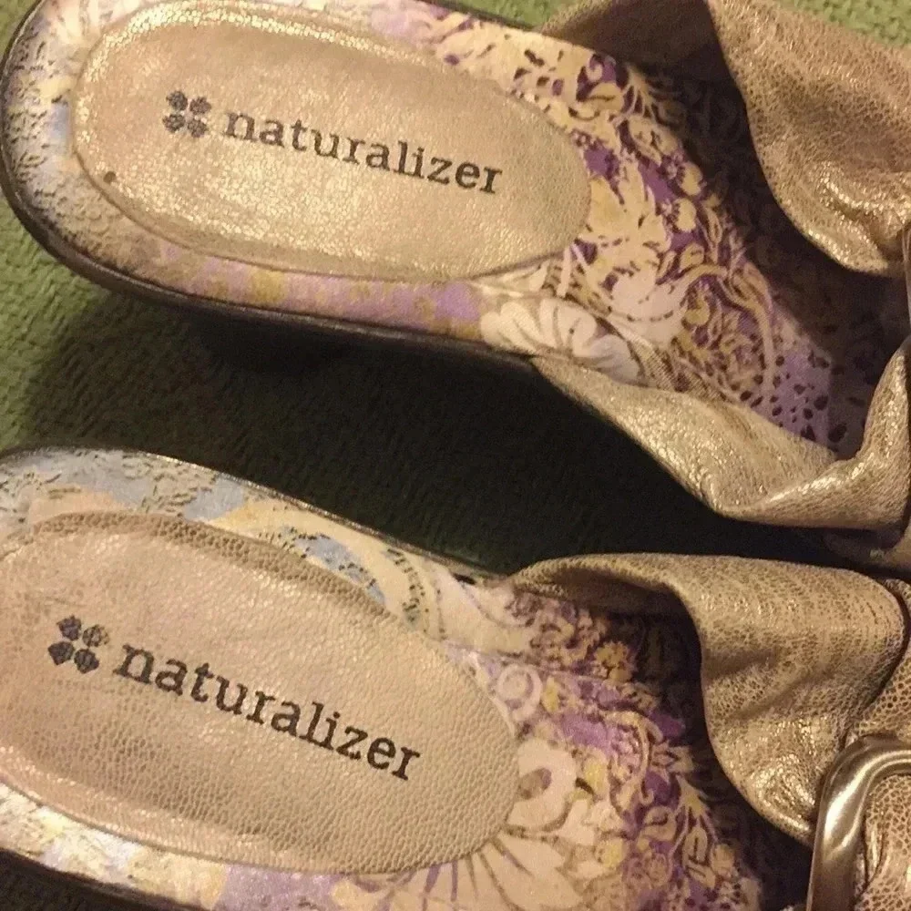 Naturalizer heel flip flops